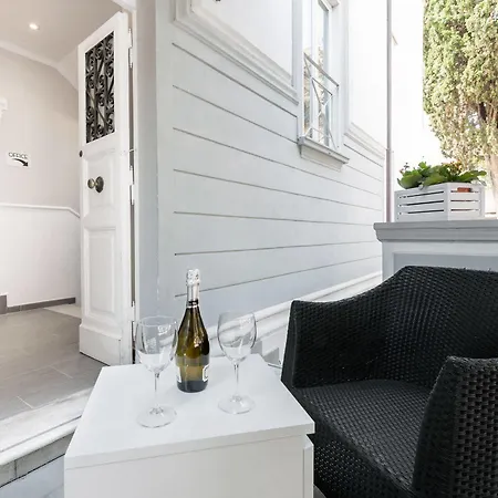 Residenza Maxima Aparthotel 3*