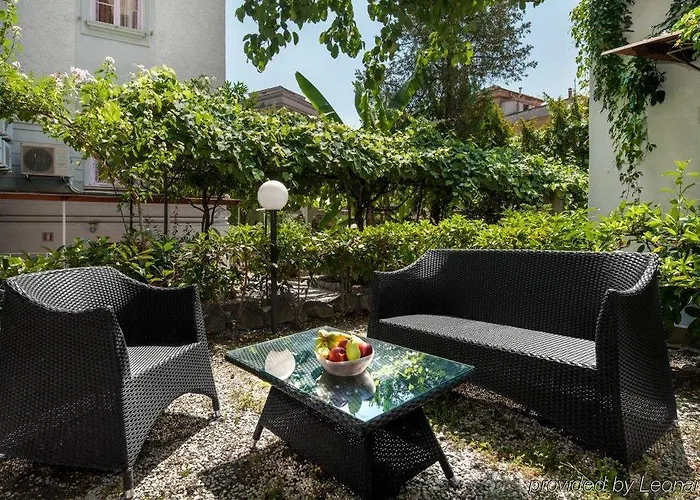 Residenza Maxima 3* Rome