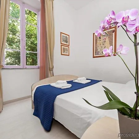 Residenza Maxima 3* רומא