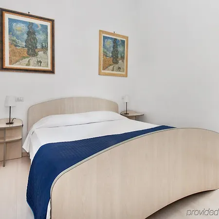 Residenza Maxima מלון דירות רומא
